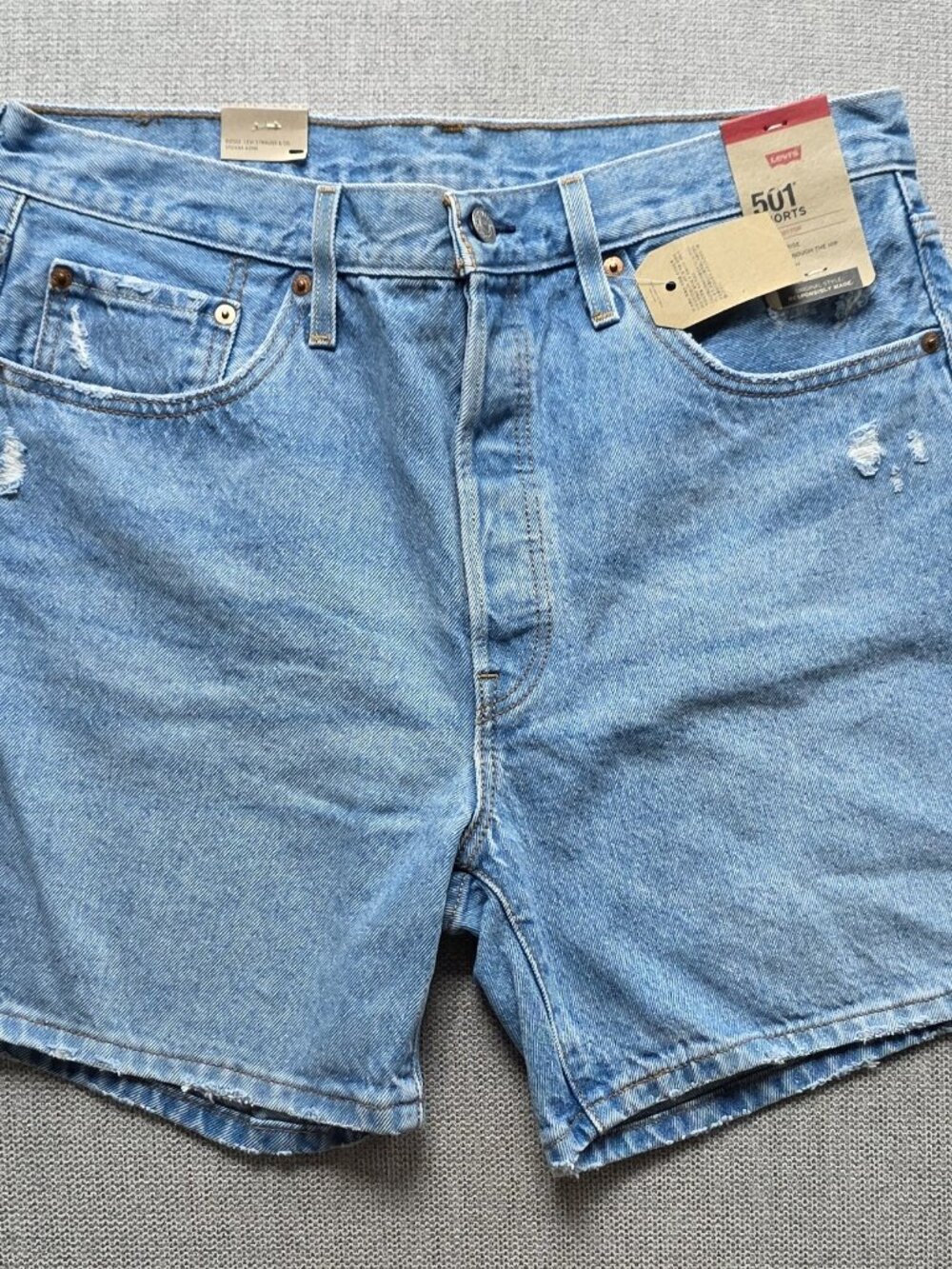NWT Levi's 501 Original Fit Denim Shorts - Medium Wash Size 32